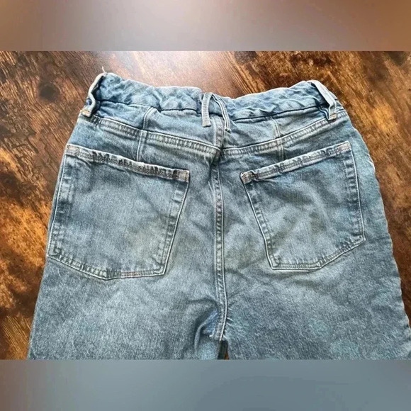 GOOD AMERICAN | women’s high rise distressed jeans. Size: 6/28 - Picture 7 of 15